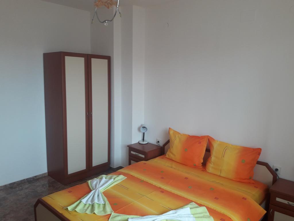 Georgievi Guest House Pomorie Exterior foto